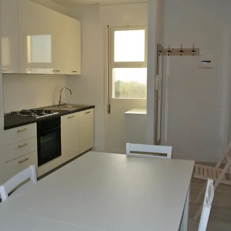 Apartment Duna 4 *